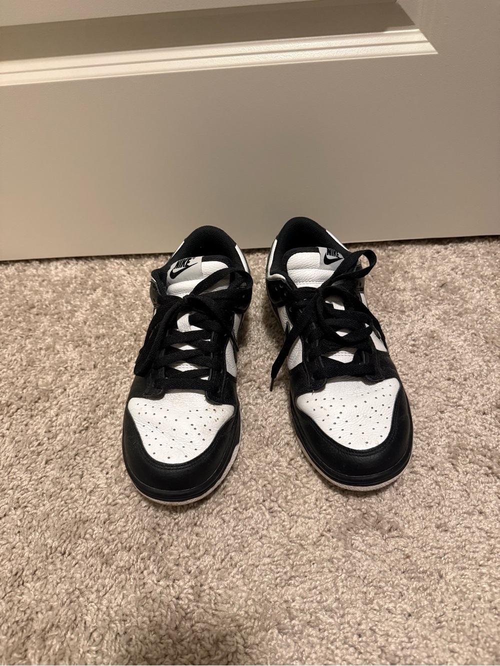 Nike Black and White Low-Top Sneakers - Picture 4 of 5